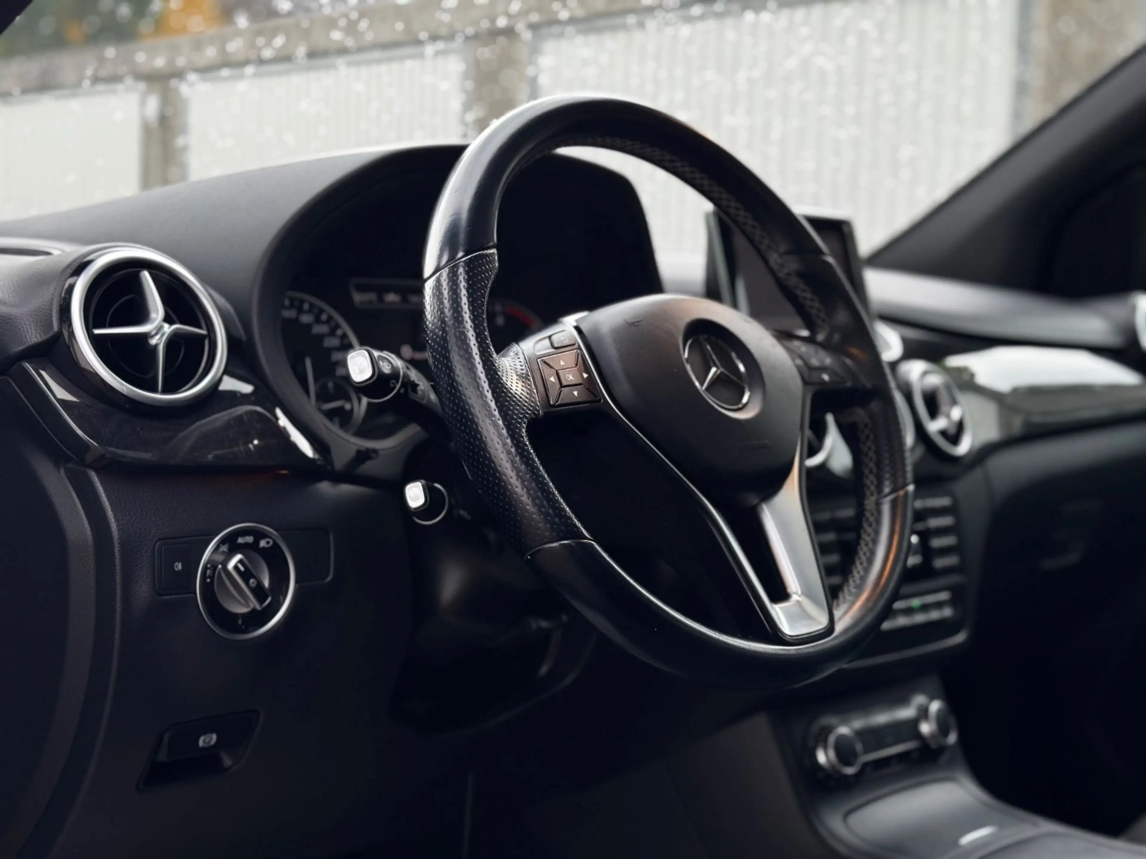 Mercedes-Benz B 220 CDI — photo 9