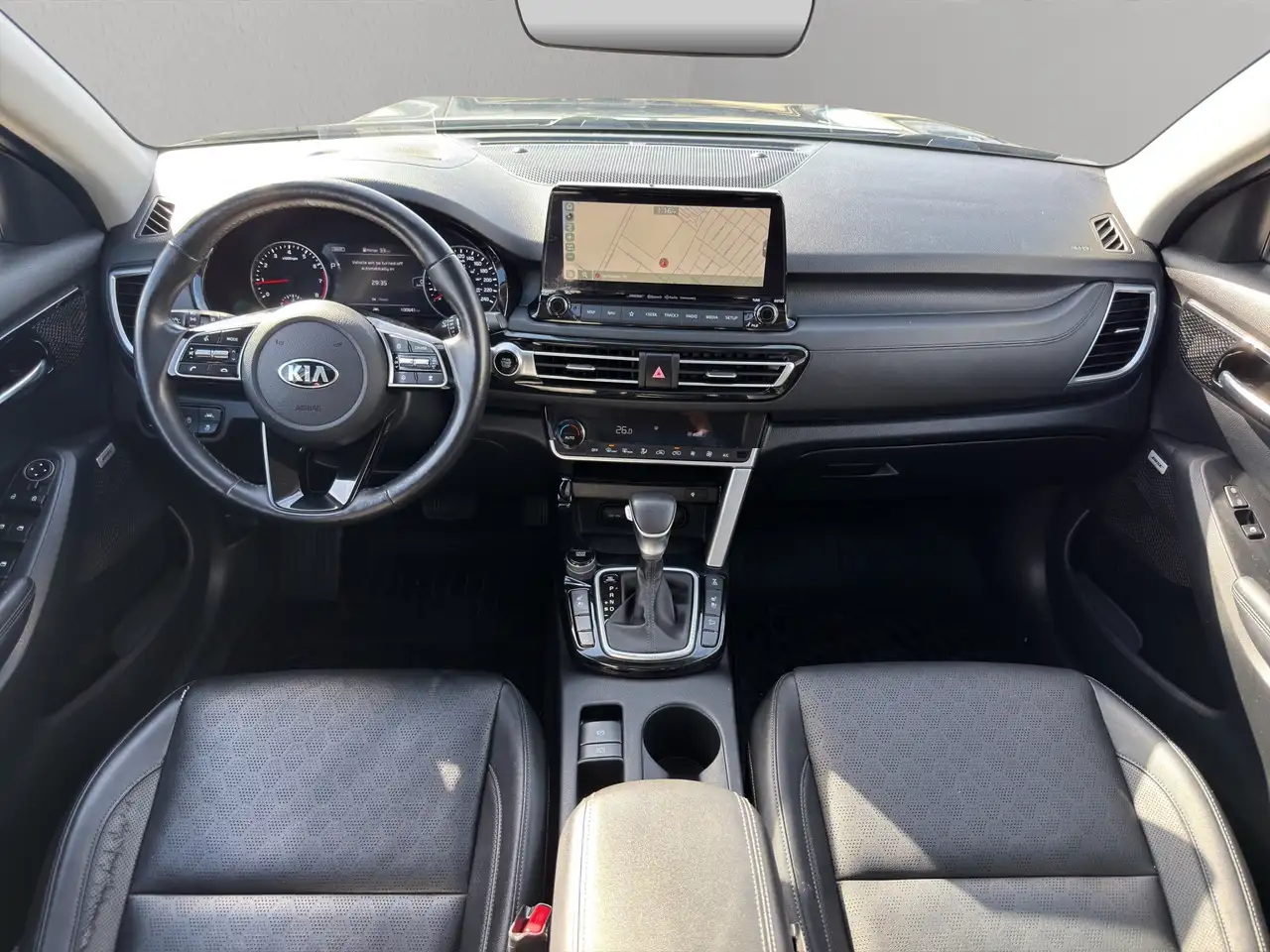 Kia Seltos снимка Kia Seltos