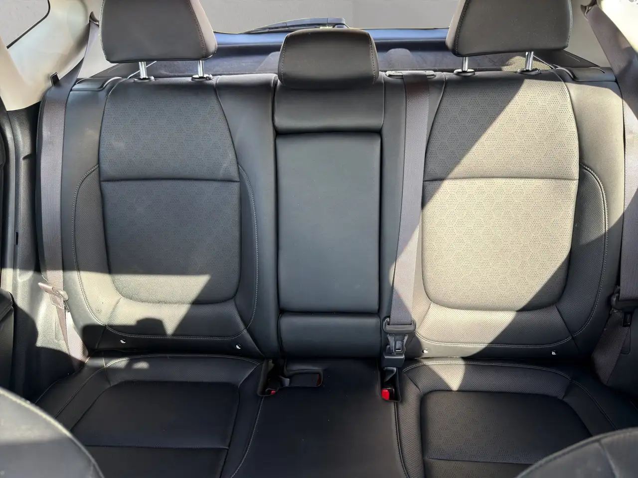 Kia Seltos снимка Kia Seltos