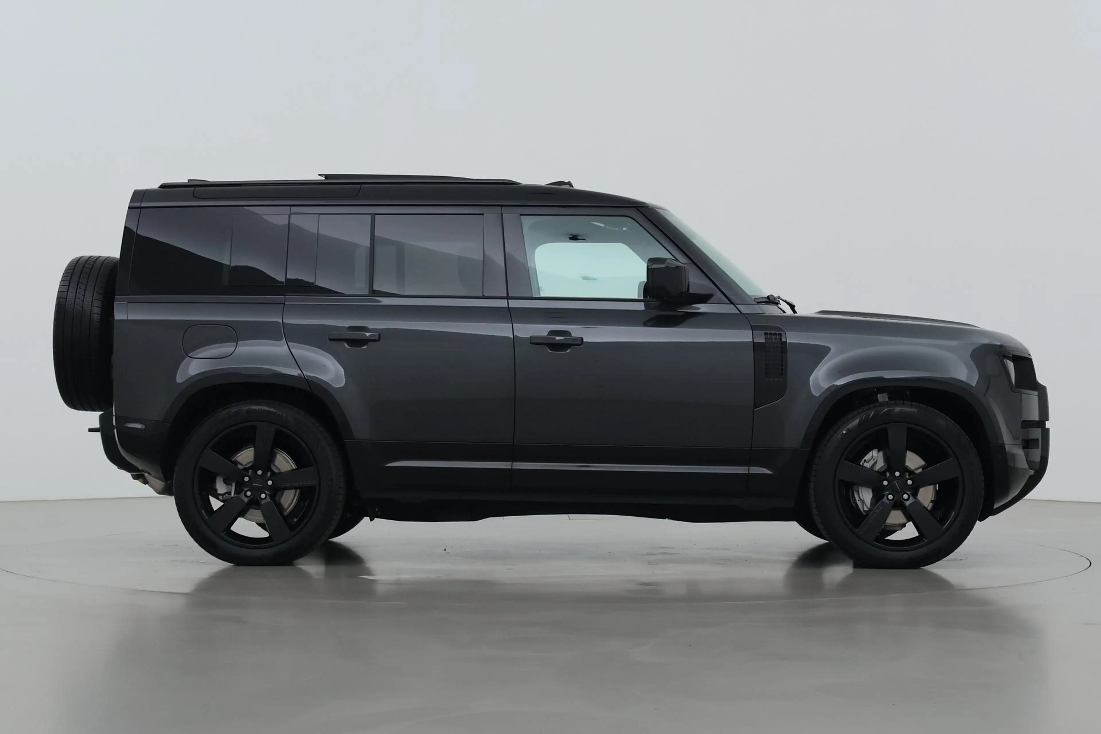 Land Rover Defender 110 P300e X-Dynamic HSE | MY26 | ClearSight | Meri — photo 11