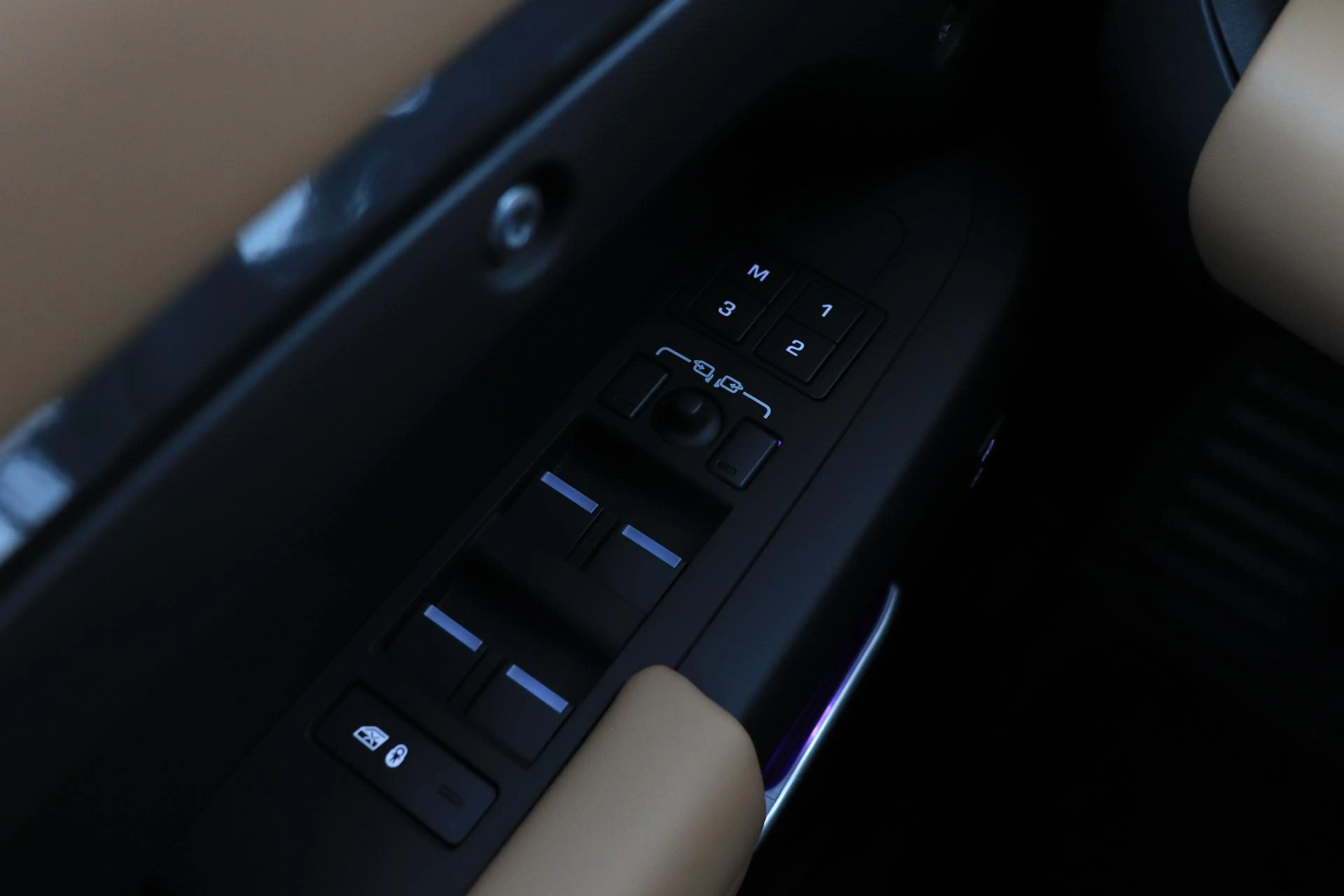 Land Rover Defender 110 P300e X-Dynamic HSE | MY26 | ClearSight | Meri — photo 47