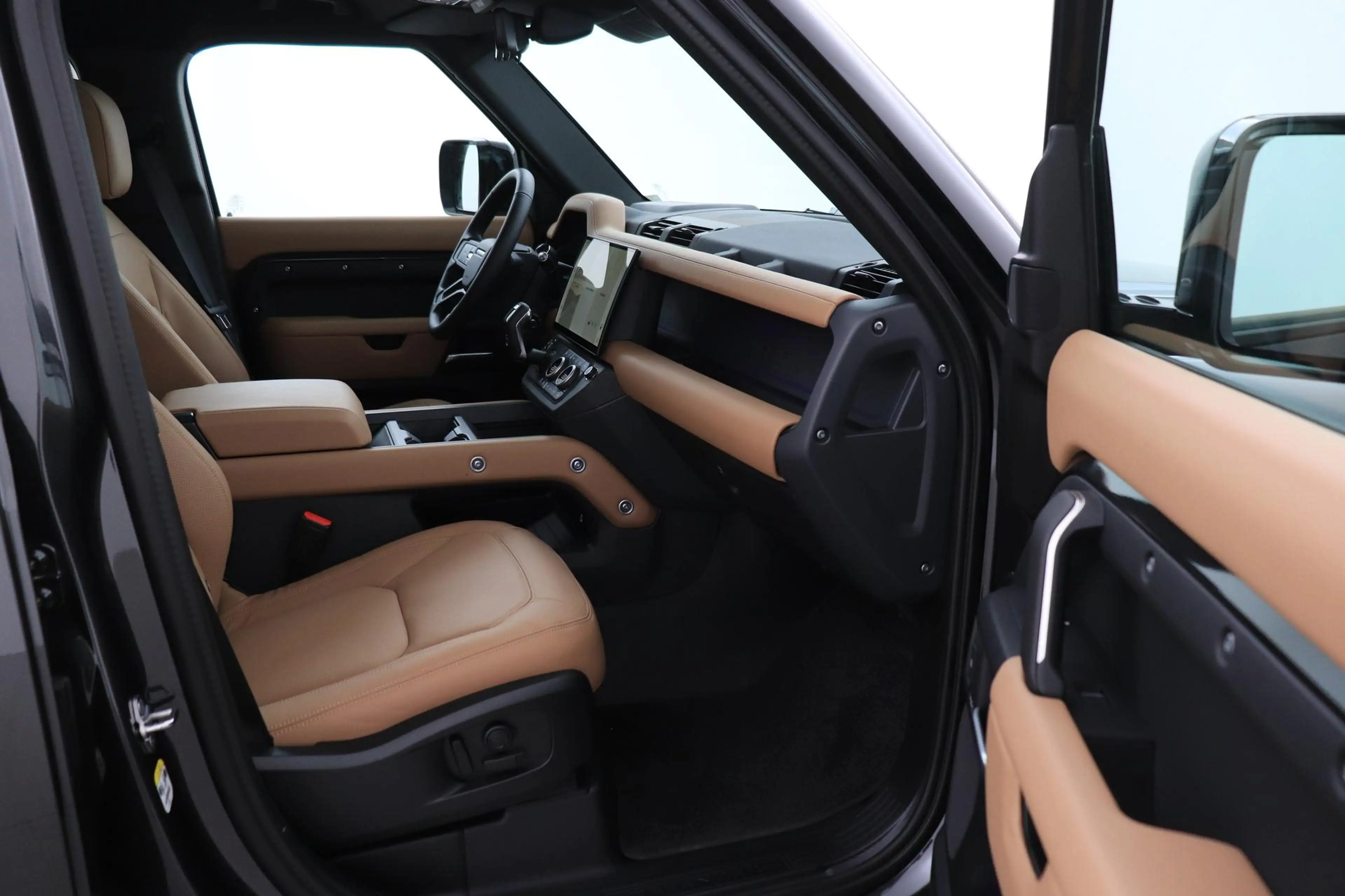 Land Rover Defender 110 P300e X-Dynamic HSE | MY26 | ClearSight | Meri — photo 5