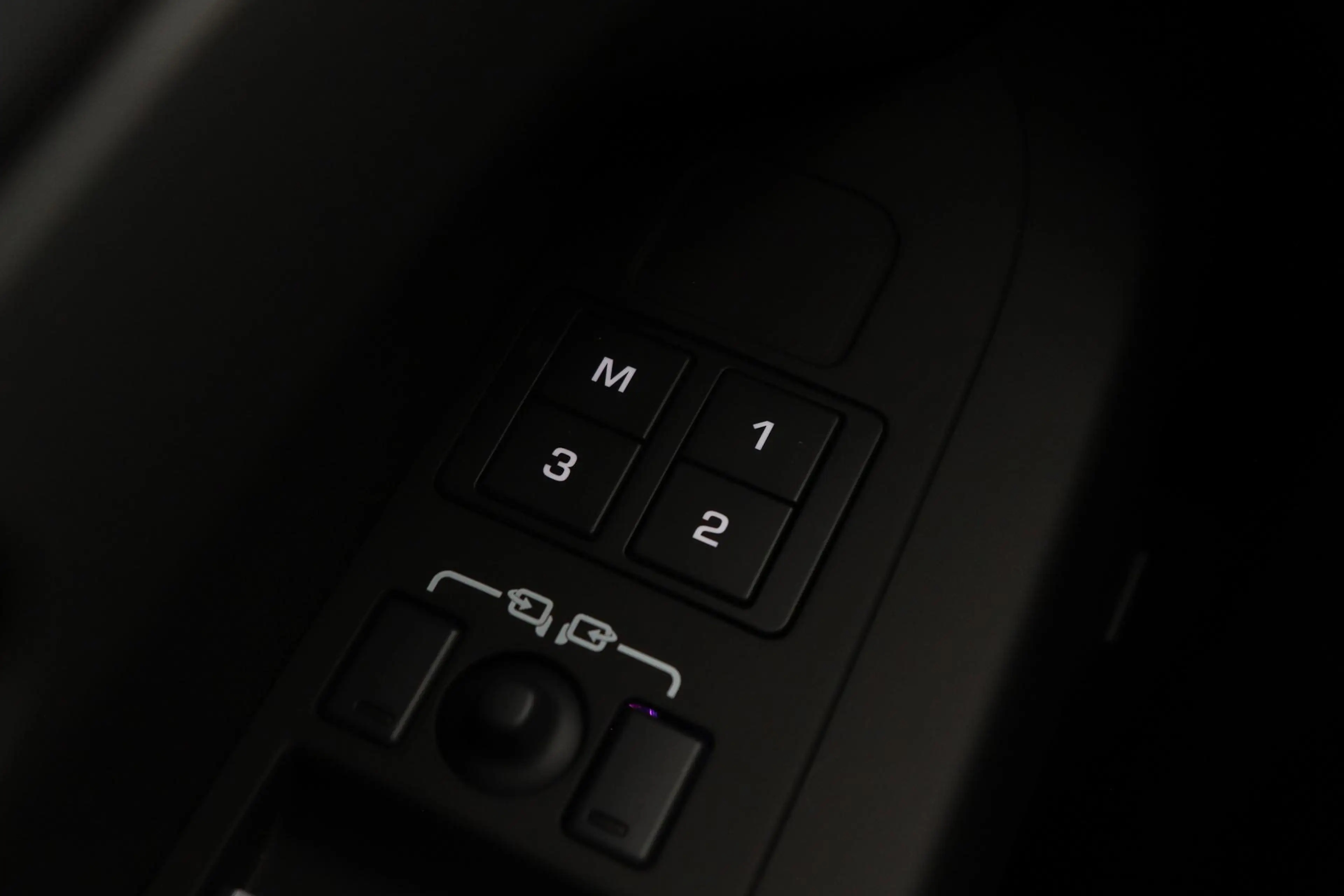 Land Rover Defender 110 P300e X-Dynamic HSE | MY26 | ClearSight | Meri — photo 46