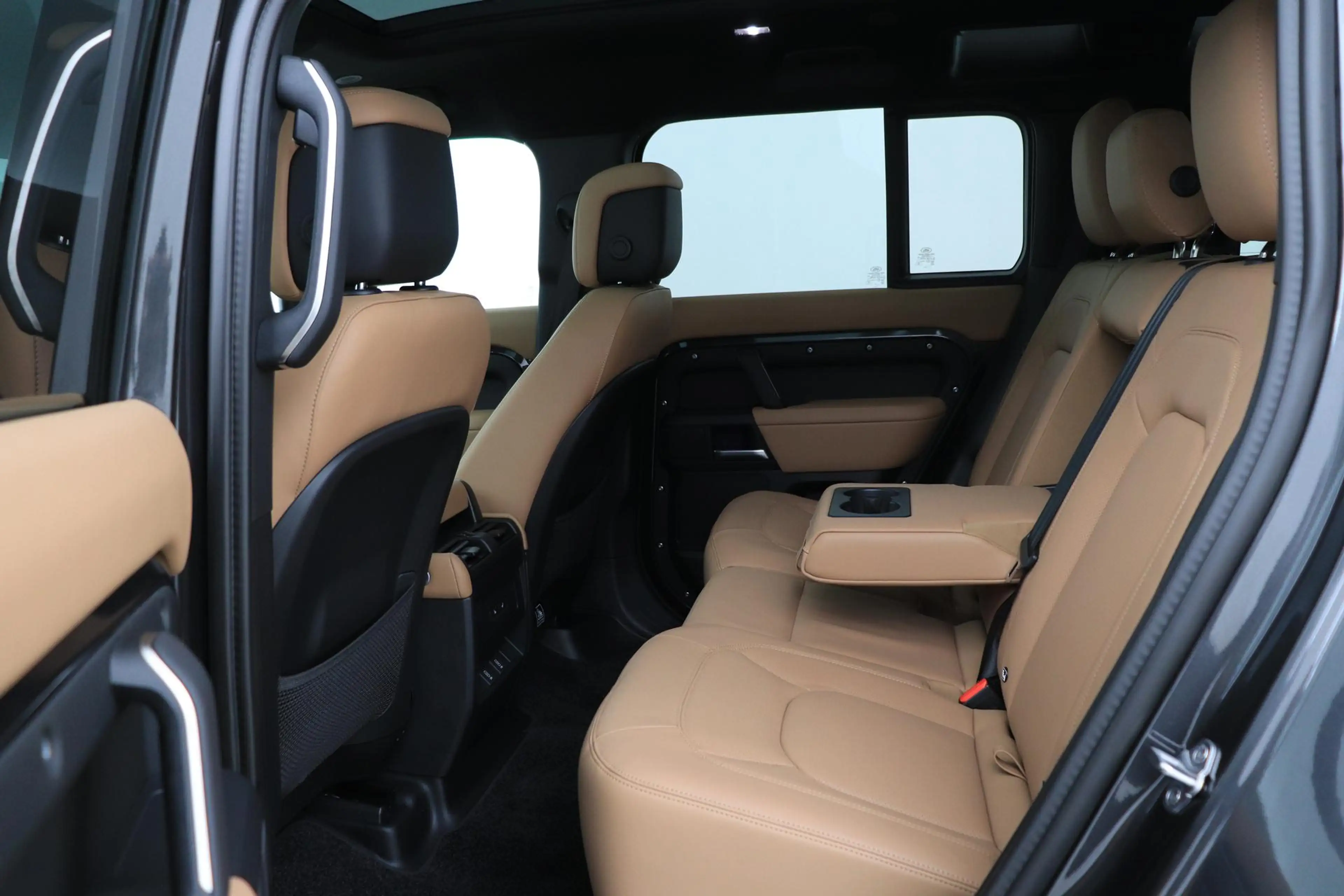 Land Rover Defender 110 P300e X-Dynamic HSE | MY26 | ClearSight | Meri — photo 49
