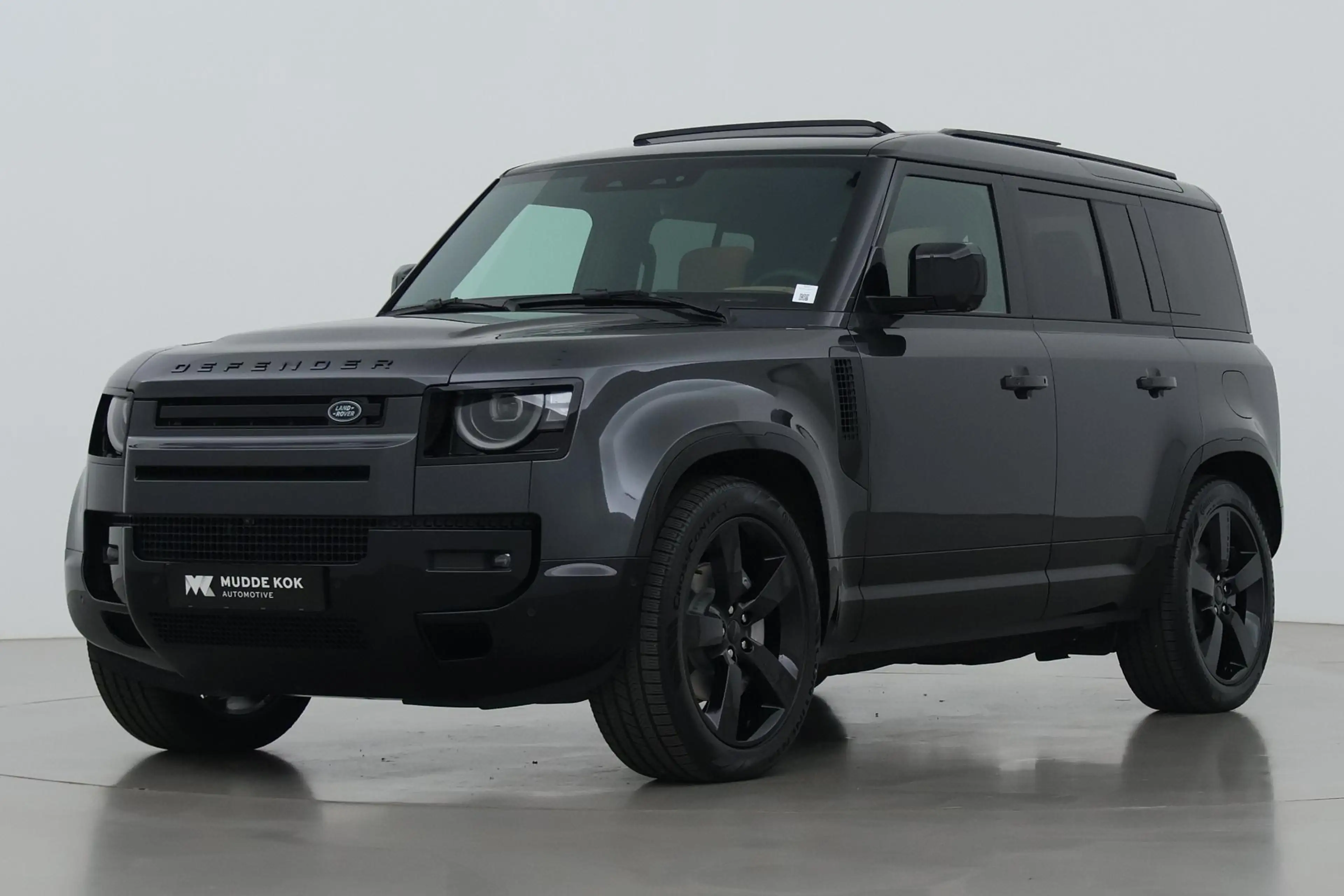 Land Rover Defender 110 P300e X-Dynamic HSE | MY26 | ClearSight | Meri — photo 9