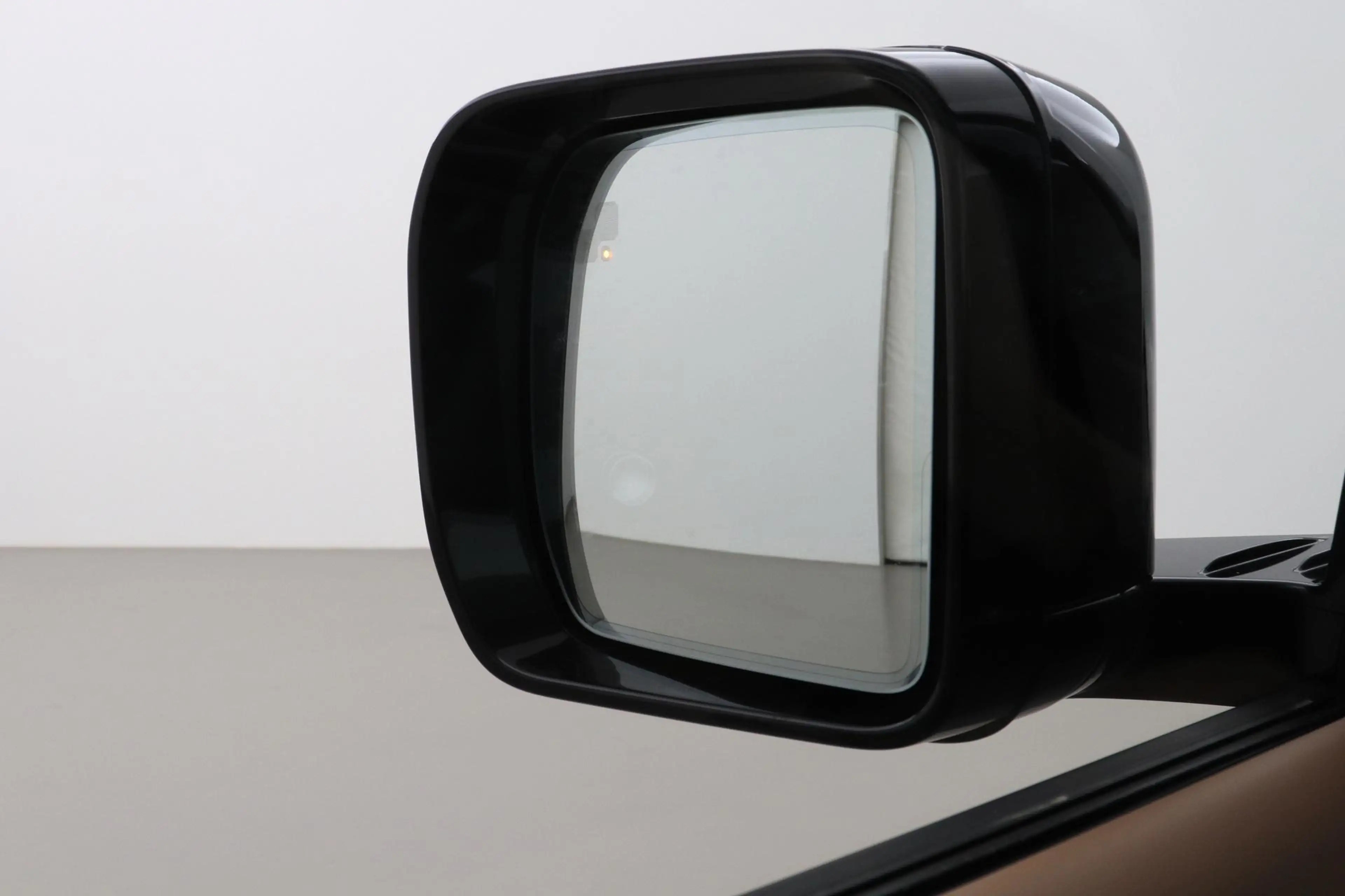 Land Rover Defender 110 P300e X-Dynamic HSE | MY26 | ClearSight | Meri — photo 45