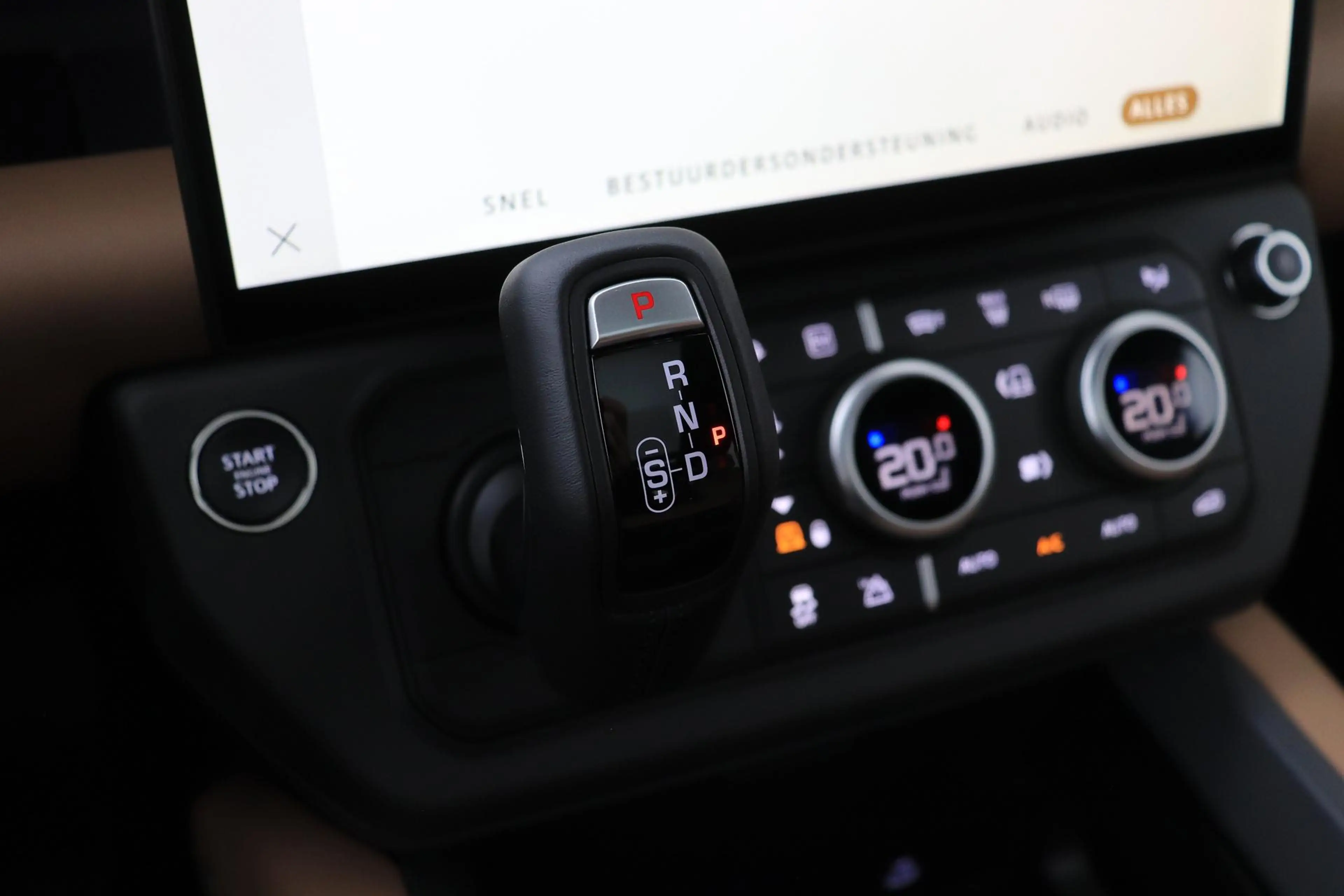 Land Rover Defender 110 P300e X-Dynamic HSE | MY26 | ClearSight | Meri — photo 37
