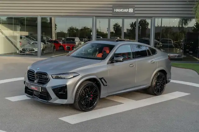 BMW X6 M view 3