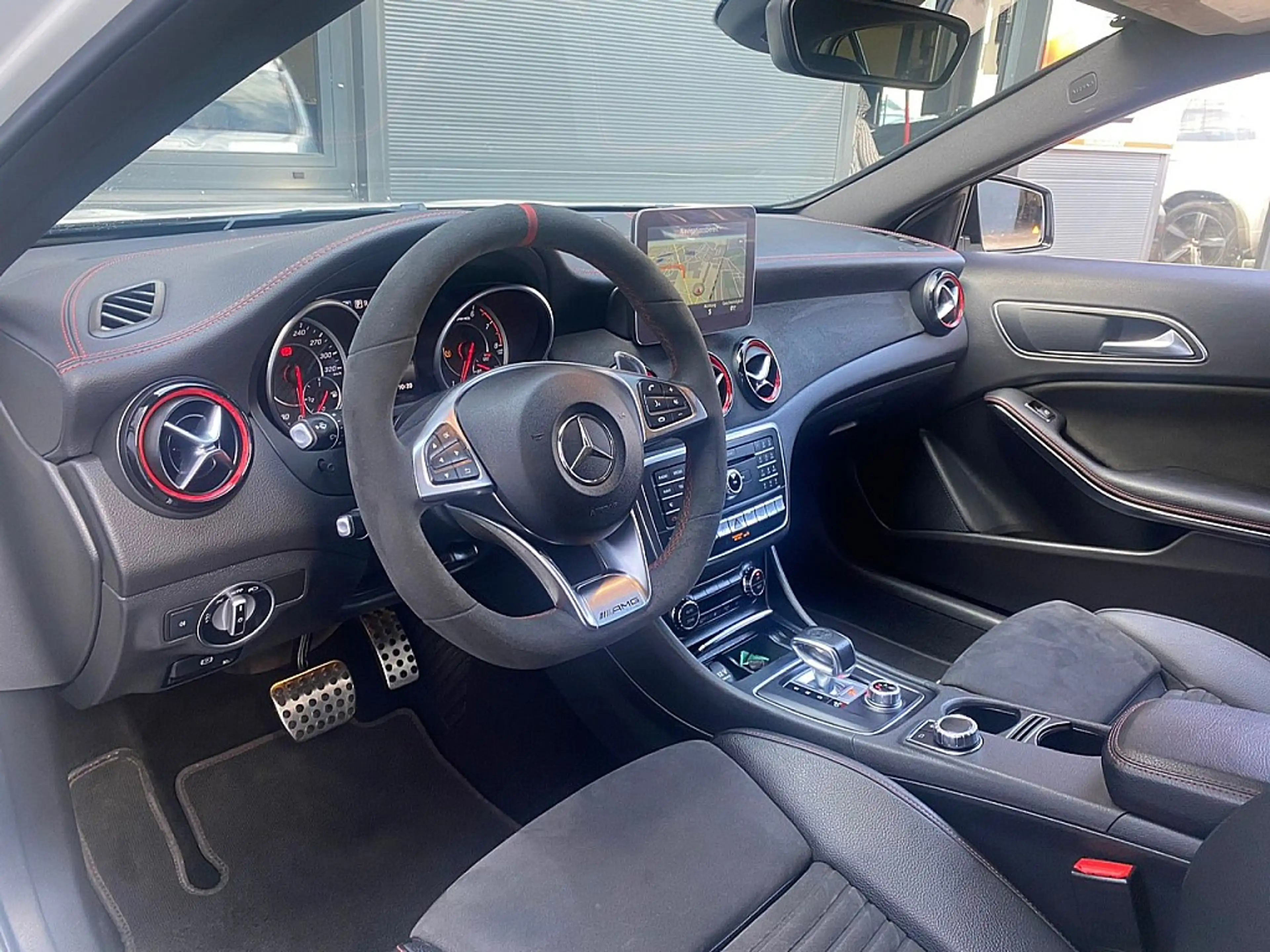 Mercedes-Benz GLA 45 AMG Aut. *Navi*RFKamera*Bi-Xenon* — photo 8