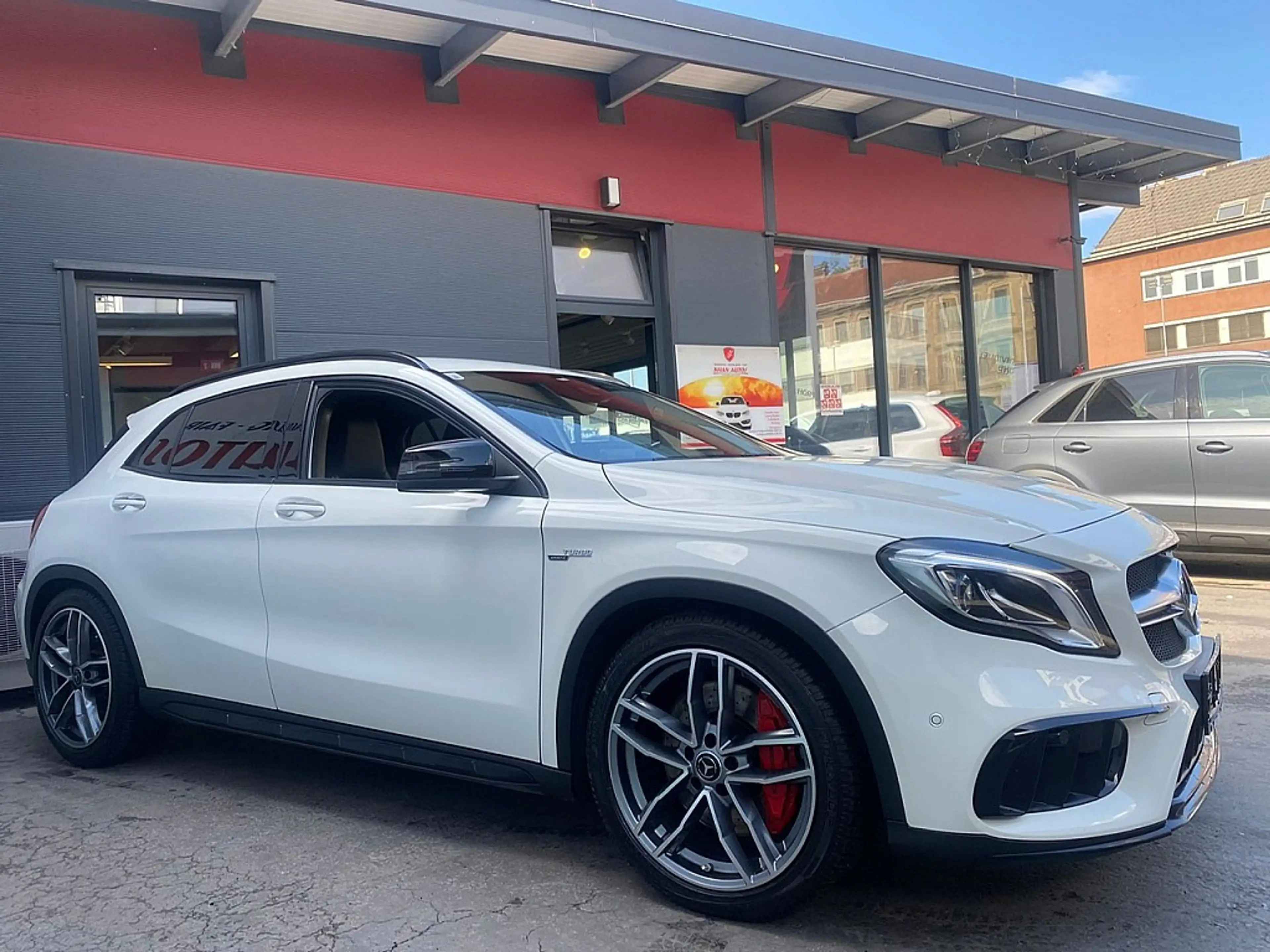 Mercedes-Benz GLA 45 AMG Aut. *Navi*RFKamera*Bi-Xenon* — photo 3