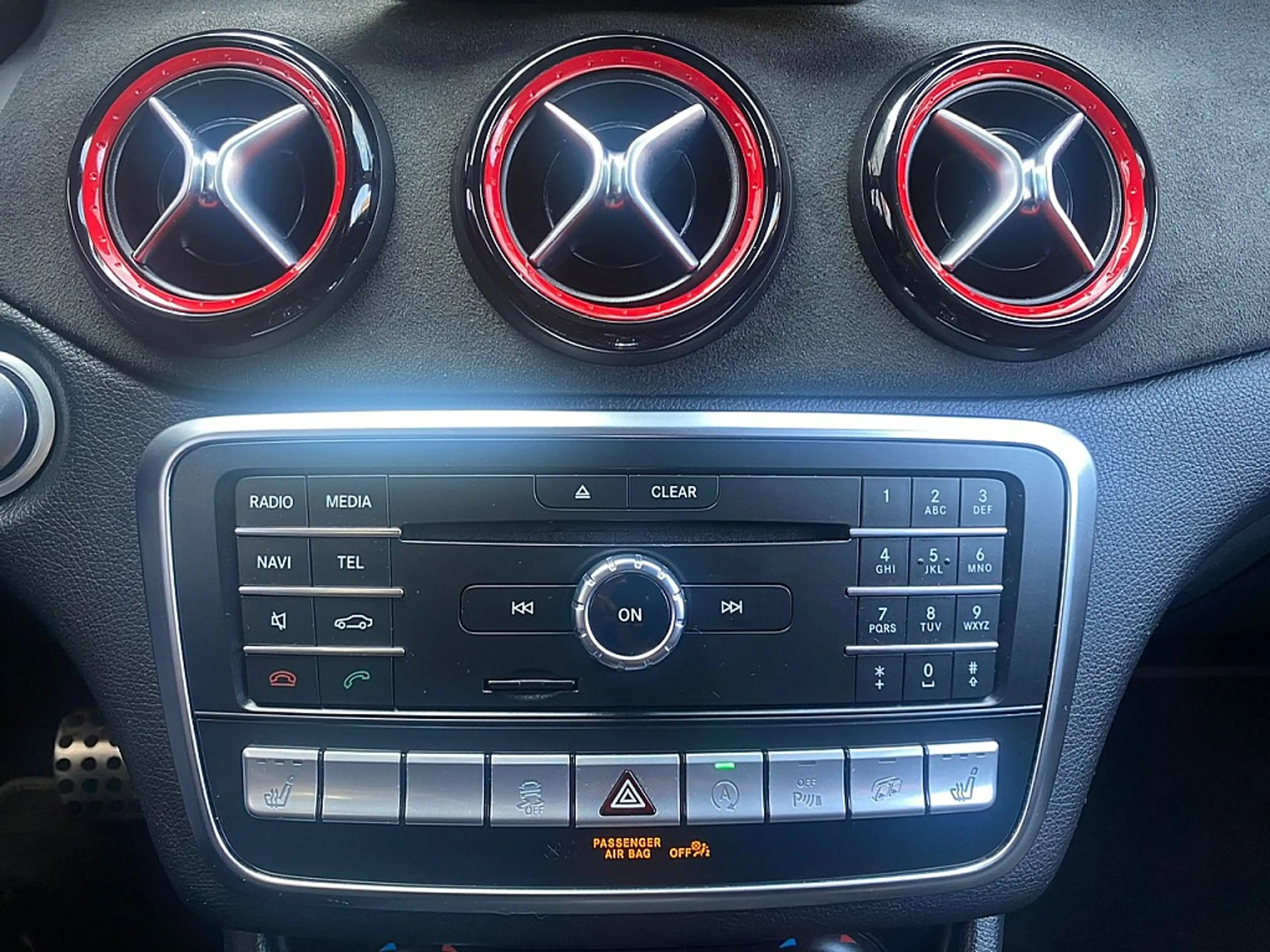 Mercedes-Benz GLA 45 AMG Aut. *Navi*RFKamera*Bi-Xenon* — photo 13