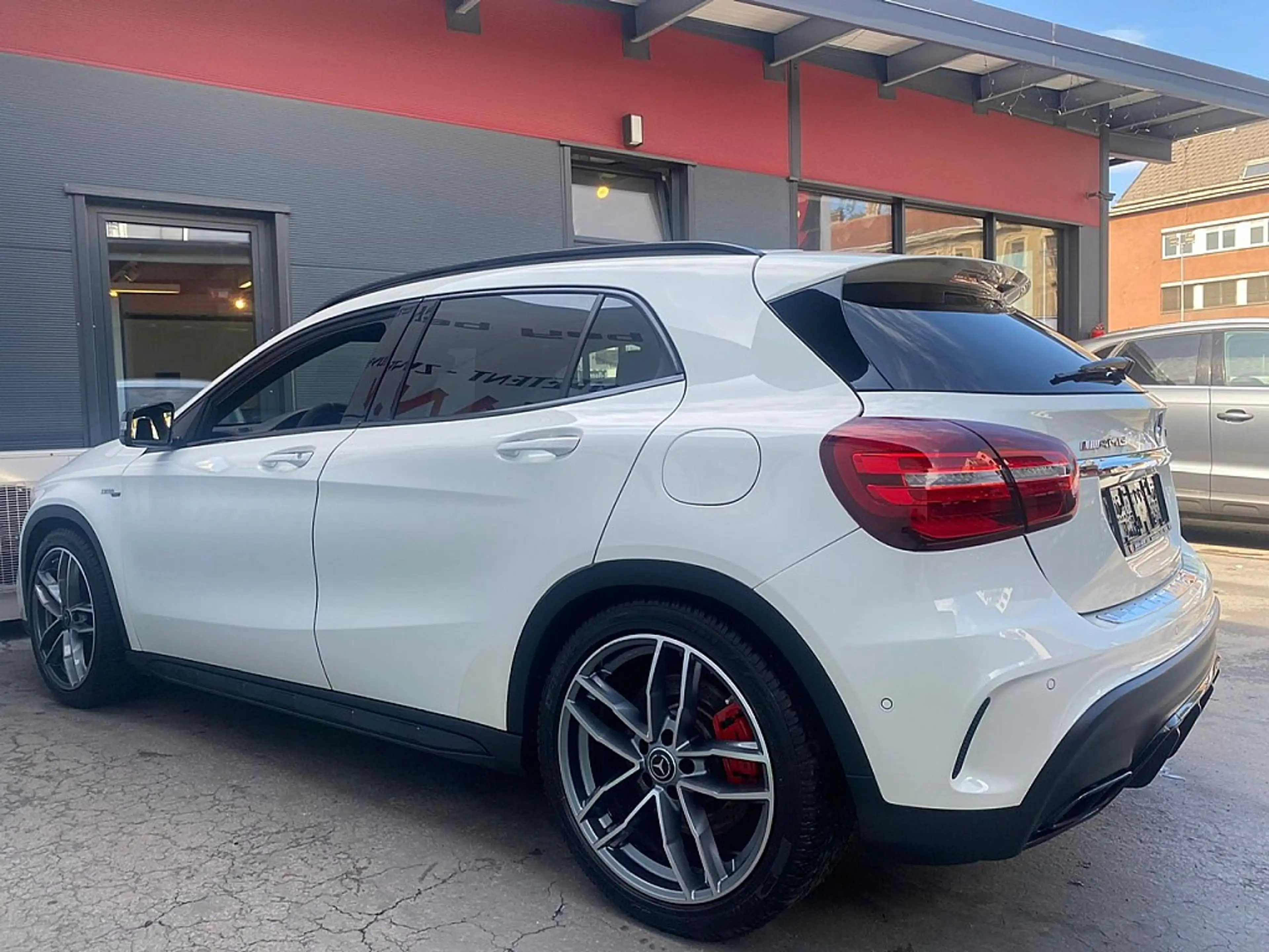 Mercedes-Benz GLA 45 AMG Aut. *Navi*RFKamera*Bi-Xenon* — photo 6