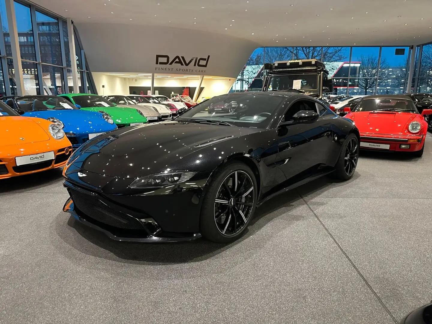 Aston Martin V8 *Sitzbelüftung*360Grad*Carbon* Schwarz - 1