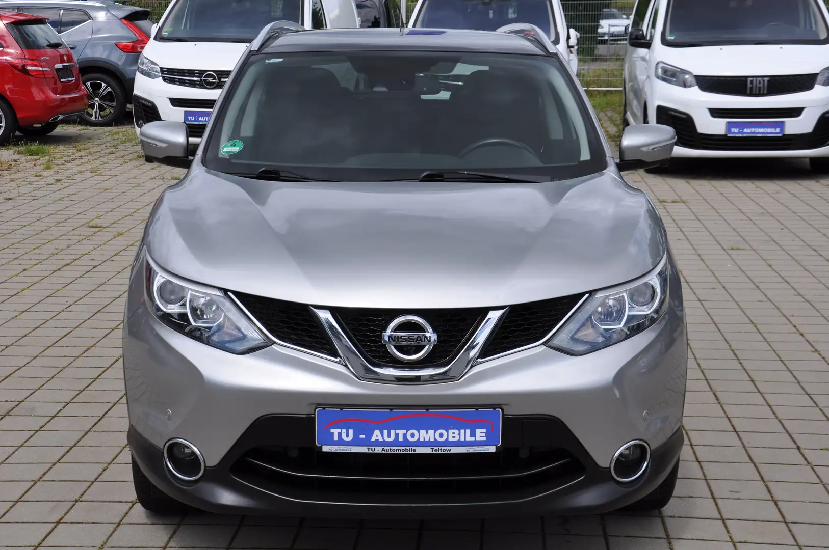 Nissan Qashqai Qashqai N-Connecta 360°KAM-PANO-NAV-XENON-KESSY Grijs - 2