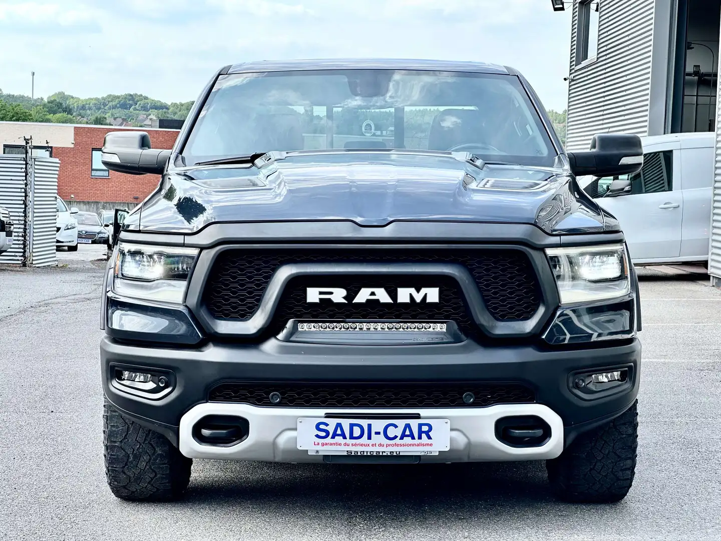 Dodge RAM REBEL - 5,7i LPG 4x4 - FULL OPT. - FACE-LIFT Gris - 2