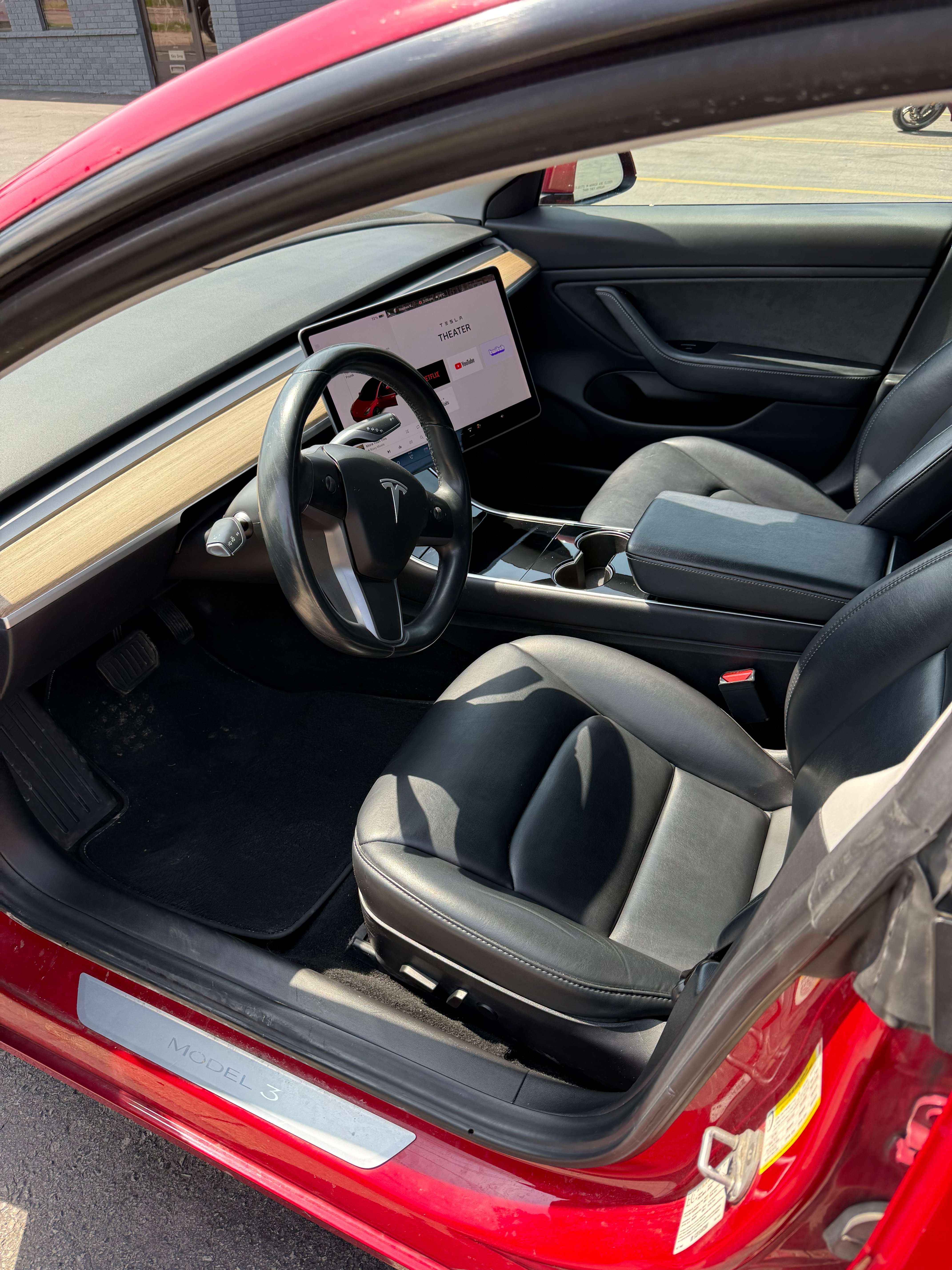 2019 Tesla Model 3 Long Range alt 3