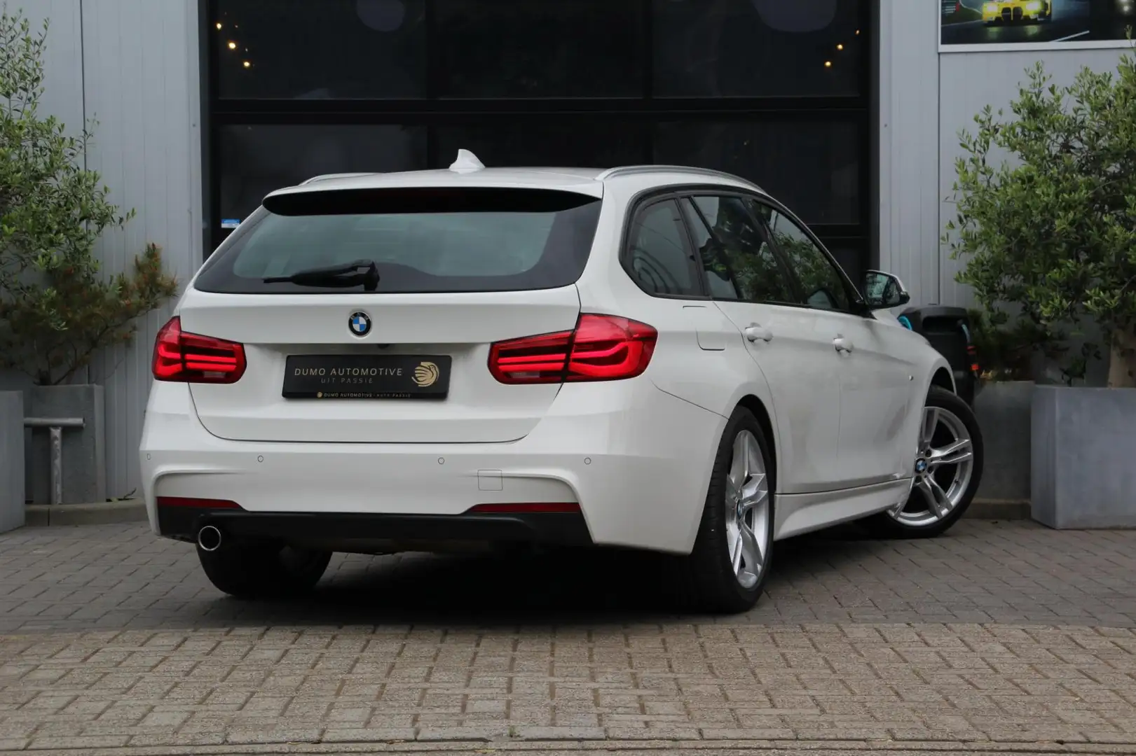 BMW 318 3-serie Touring 318i M Sport Edition Aut. - NAVI G Weiß - 2