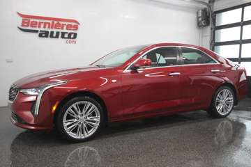 PREMIUM LUXURY / AWD