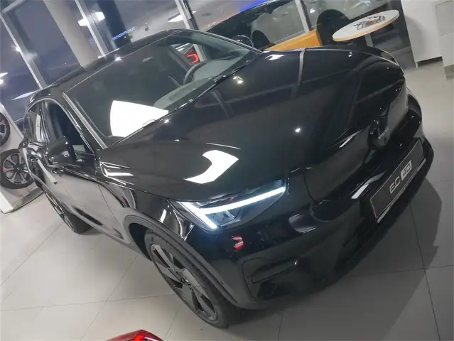 Volvo EC40 Single Extended Range Ultra Black Edition