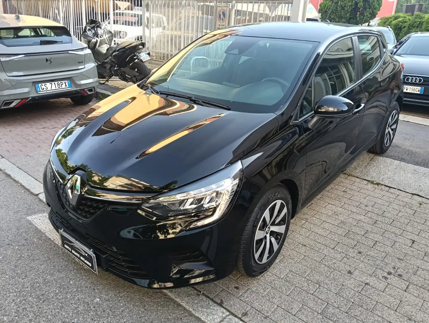 Renault Clio 1.0 sce Life 65cv ADATTA A NEO PATENTATI Nero - 1