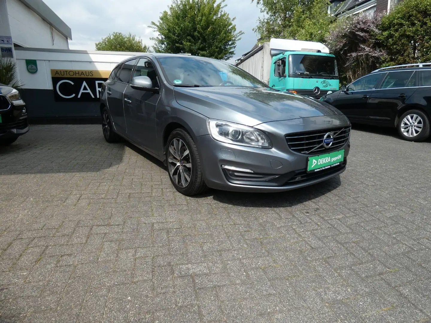 Volvo V60 Kombi Linje Svart/Leder/ELSHD/Standheizung Gris - 2
