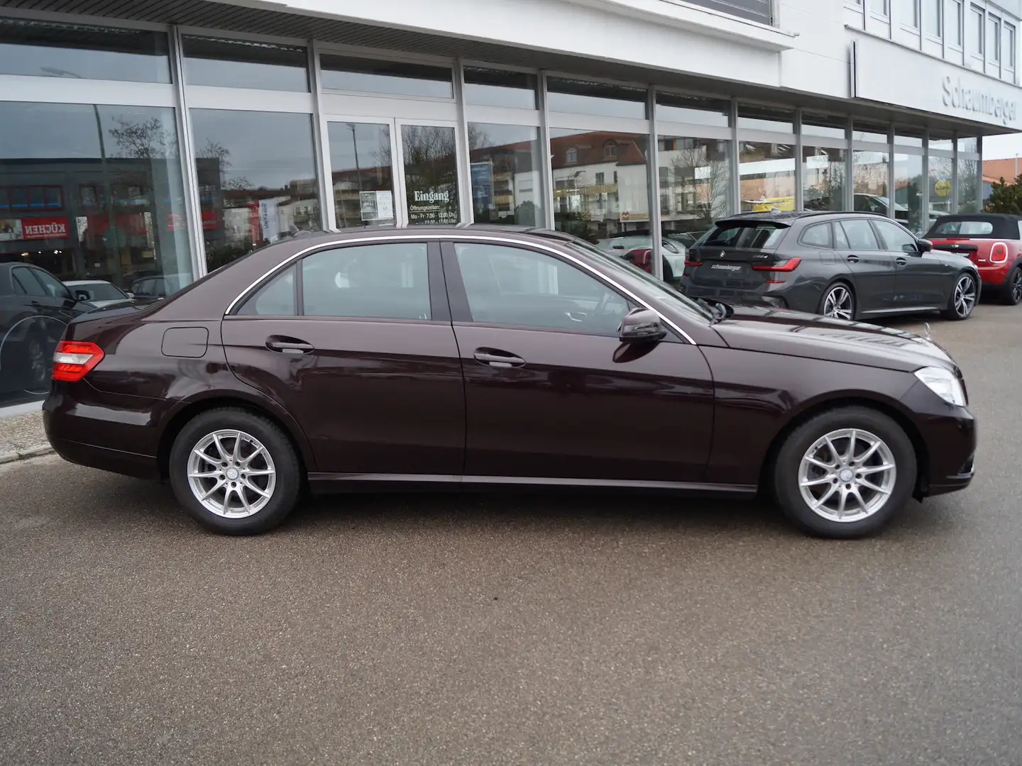 Mercedes-Benz E 200 CDI Limousine BlueEfficiency * 1. Hand * Braun - 2