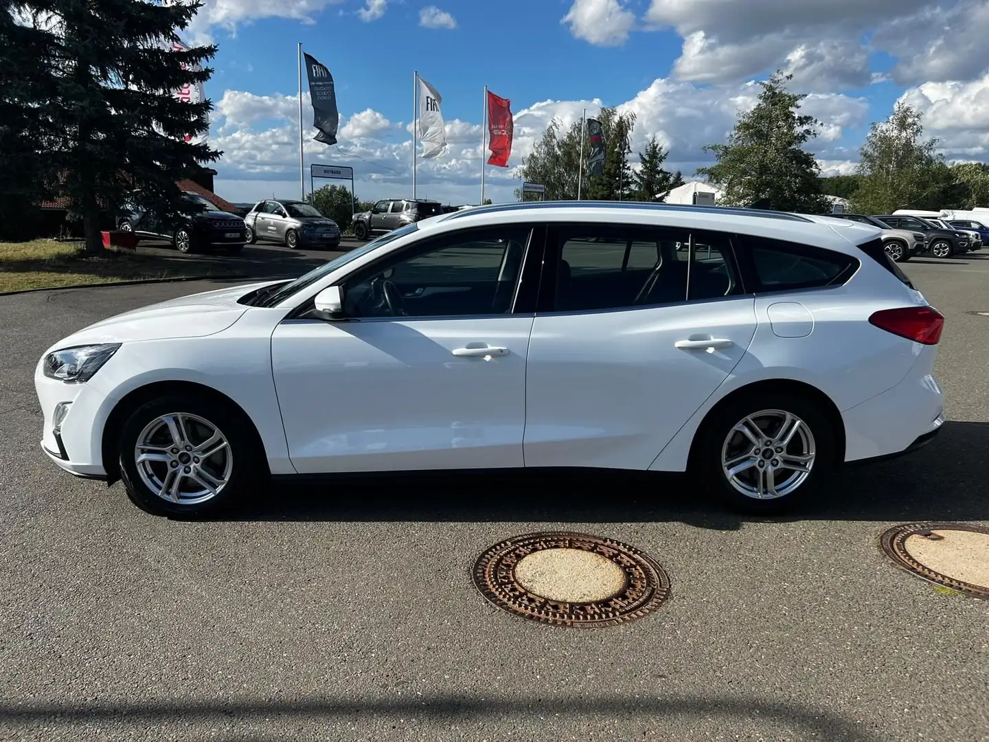 Ford Focus Turnier Cool & Connect NAV RFK Wit - 2