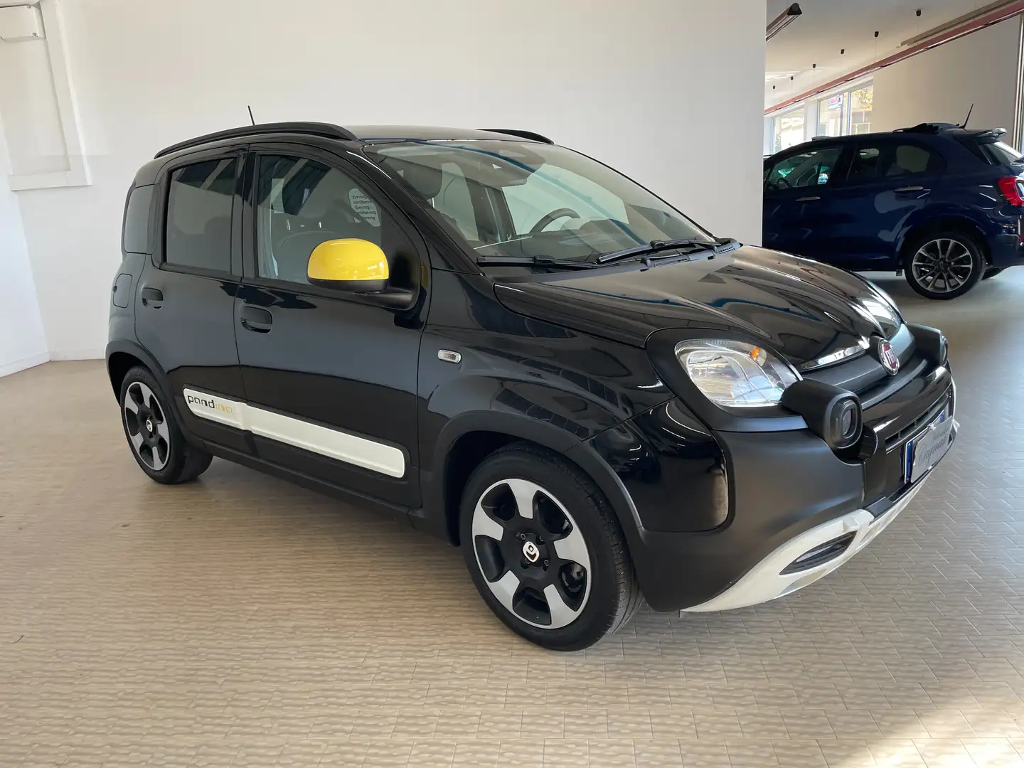 Fiat Panda Pandina 1.0 firefly hybrid 2025 Pack Cross Noir - 1