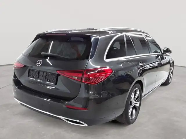 Mercedes-Benz C-Class view 4