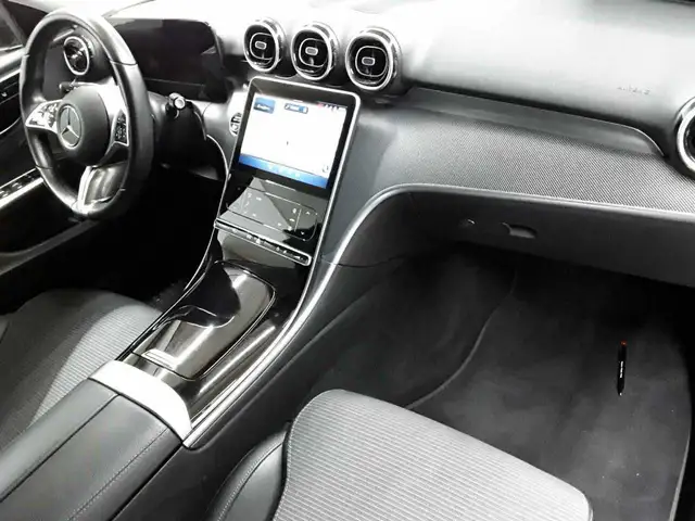 Mercedes-Benz C-Class view 9
