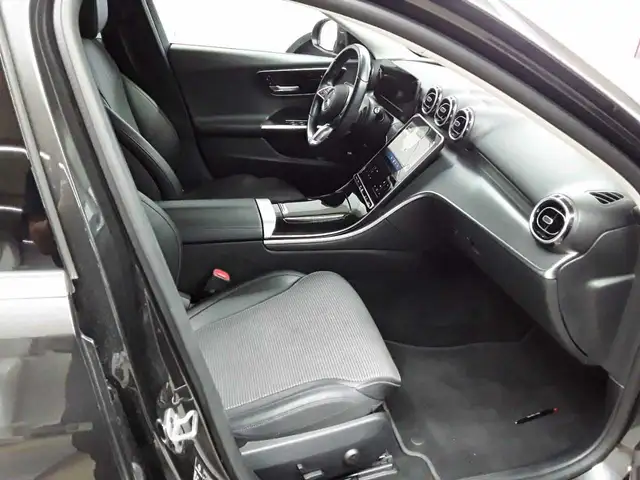 Mercedes-Benz C-Class view 8