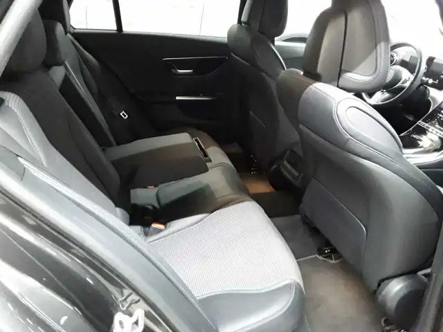 Mercedes-Benz C-Class view 14