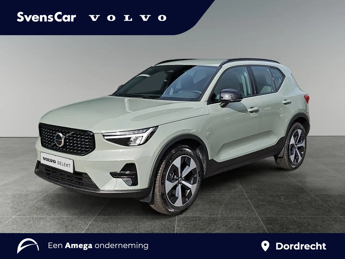 Volvo XC40 2.0 B4 Plus Dark | Trekhaak | Verwarmbare voorruit Groen - 1