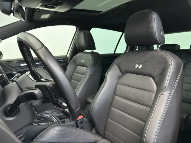 Volkswagen Golf view 8