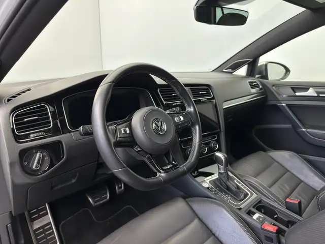 Volkswagen Golf view 9