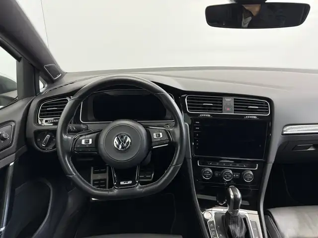 Volkswagen Golf view 11