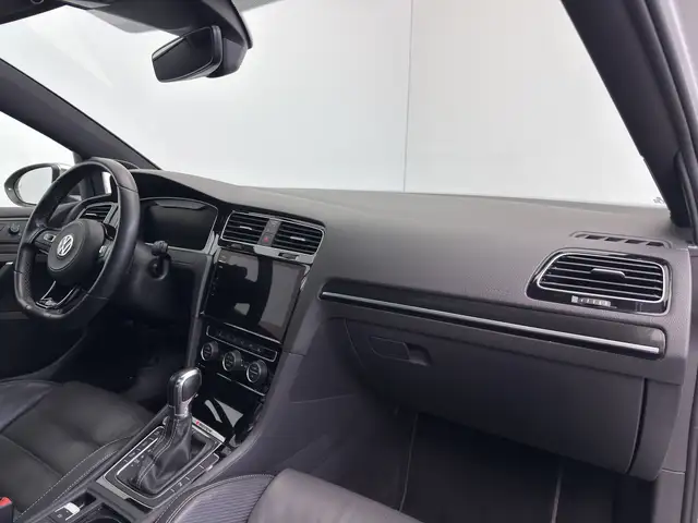 Volkswagen Golf view 13