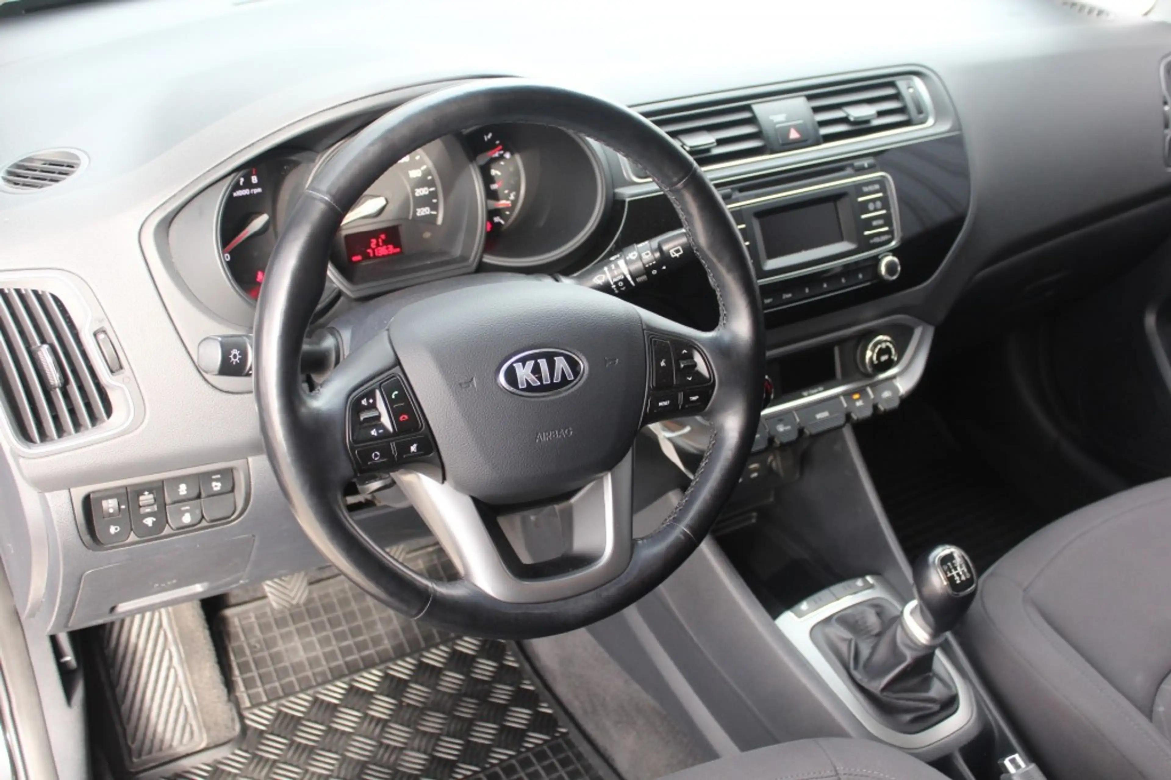 Kia Rio Dream Team / Eerste eigenaar en Dealer onderhouden — photo 12
