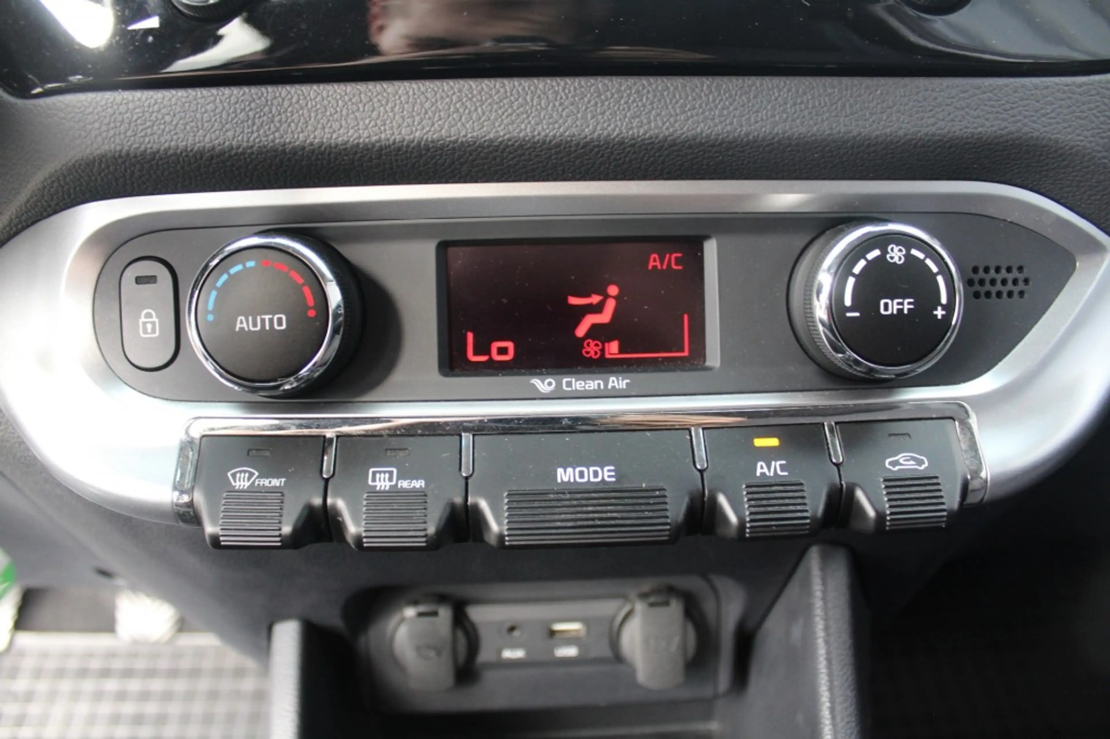 Kia Rio Dream Team / Eerste eigenaar en Dealer onderhouden — photo 23