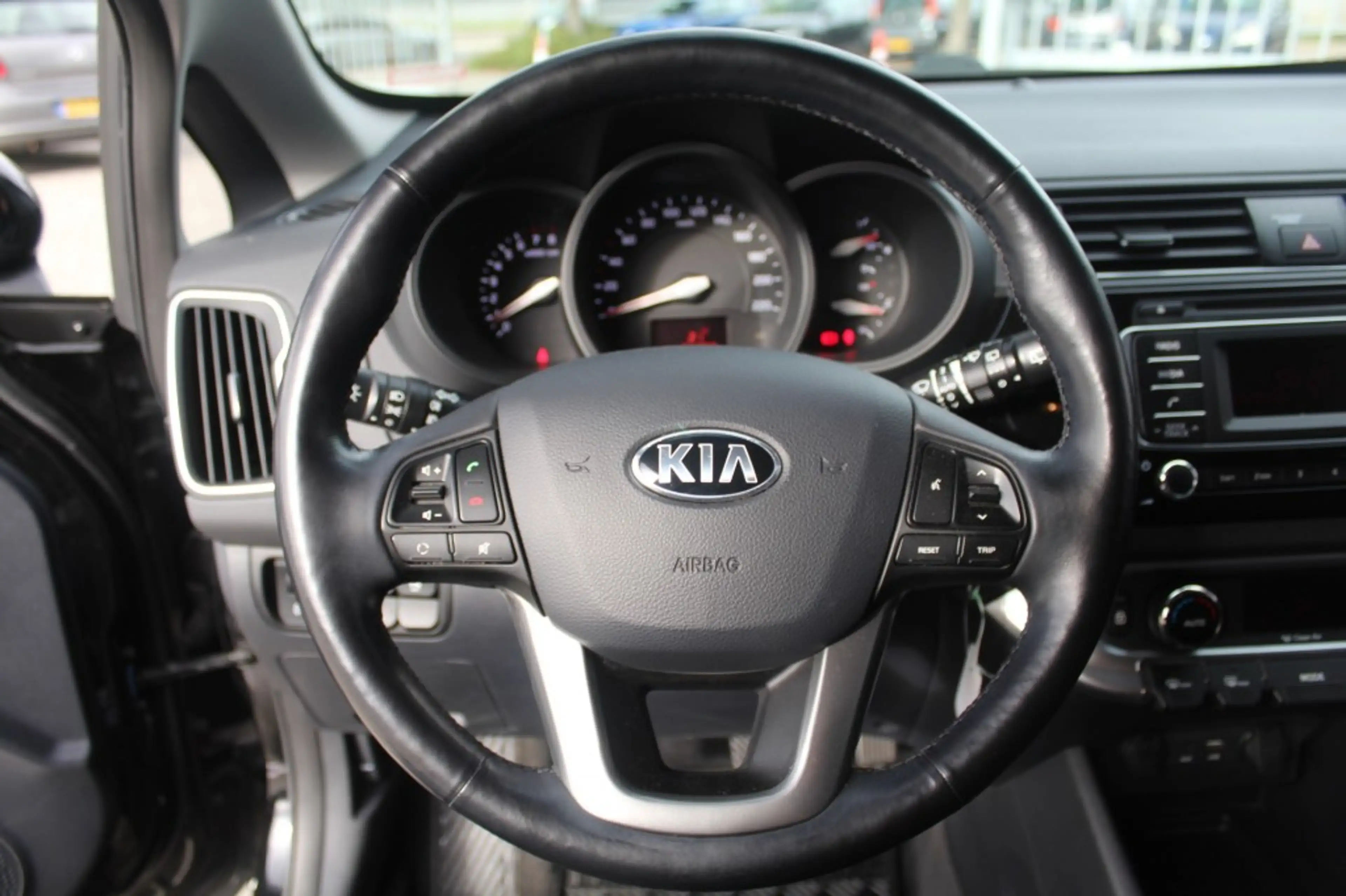 Kia Rio Dream Team / Eerste eigenaar en Dealer onderhouden — photo 16