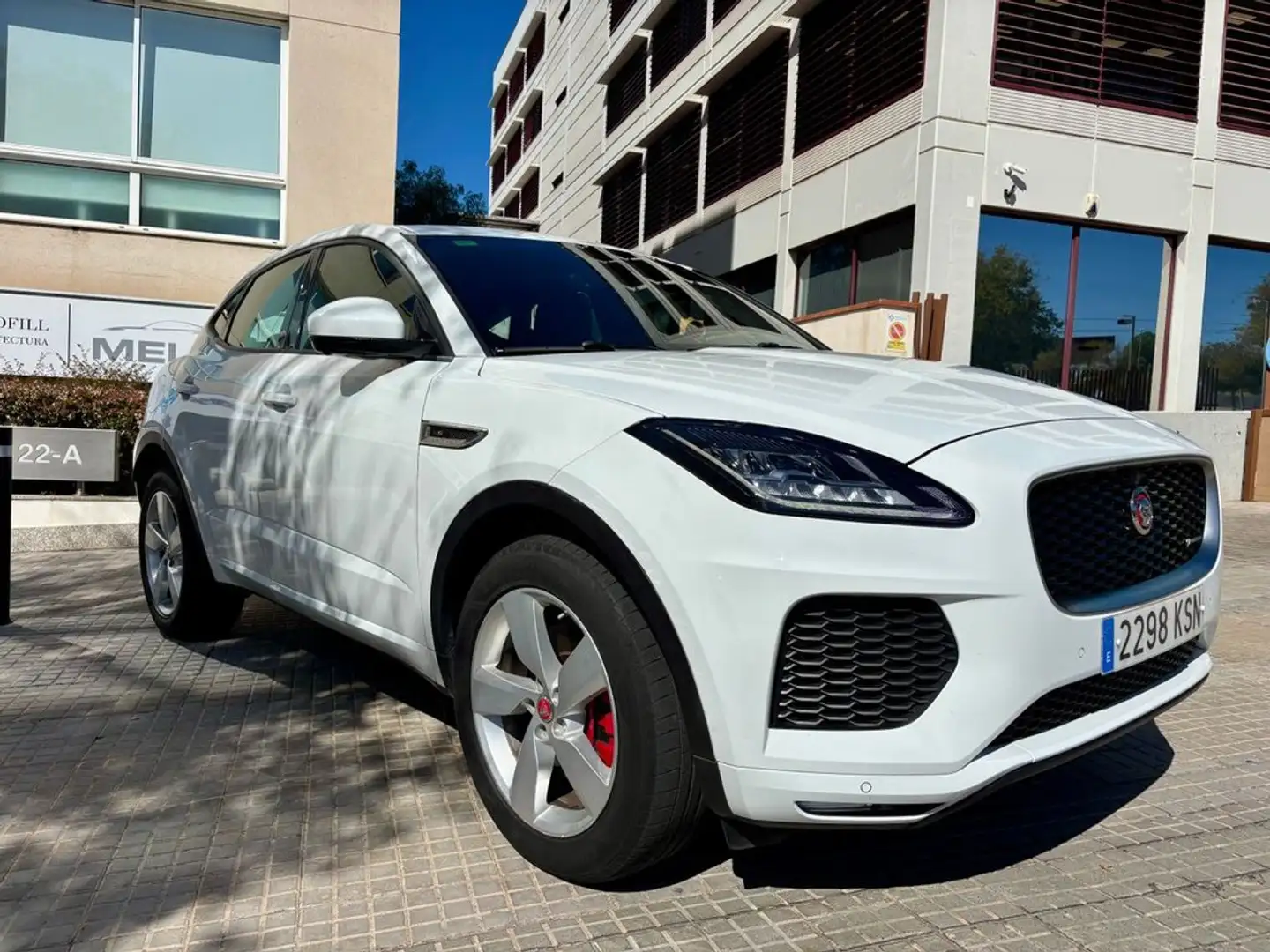 Jaguar E-Pace 2.0 RDynamic 4WD aut 200cv Blanc - 2