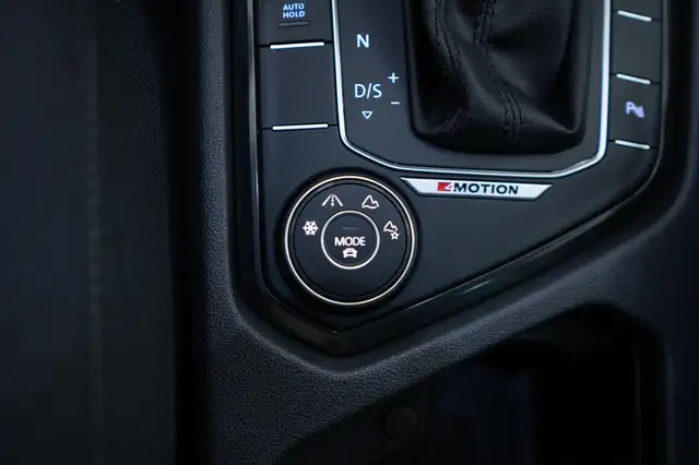 Volkswagen Tiguan view 12