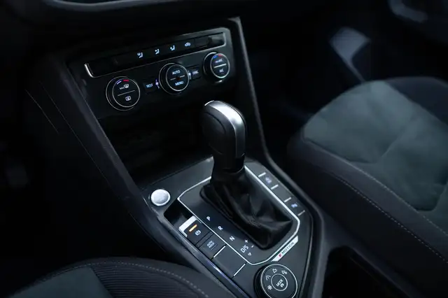 Volkswagen Tiguan view 11