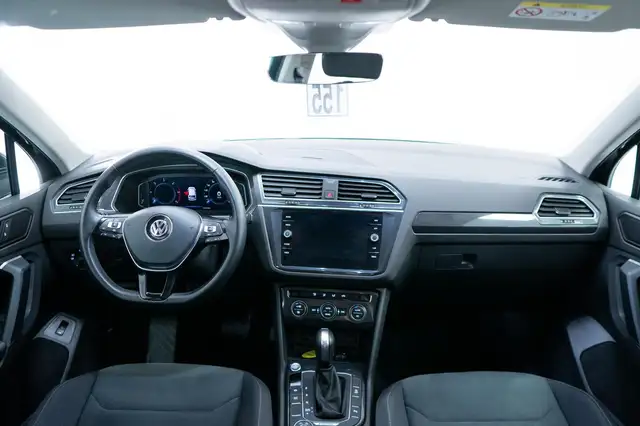 Volkswagen Tiguan view 8