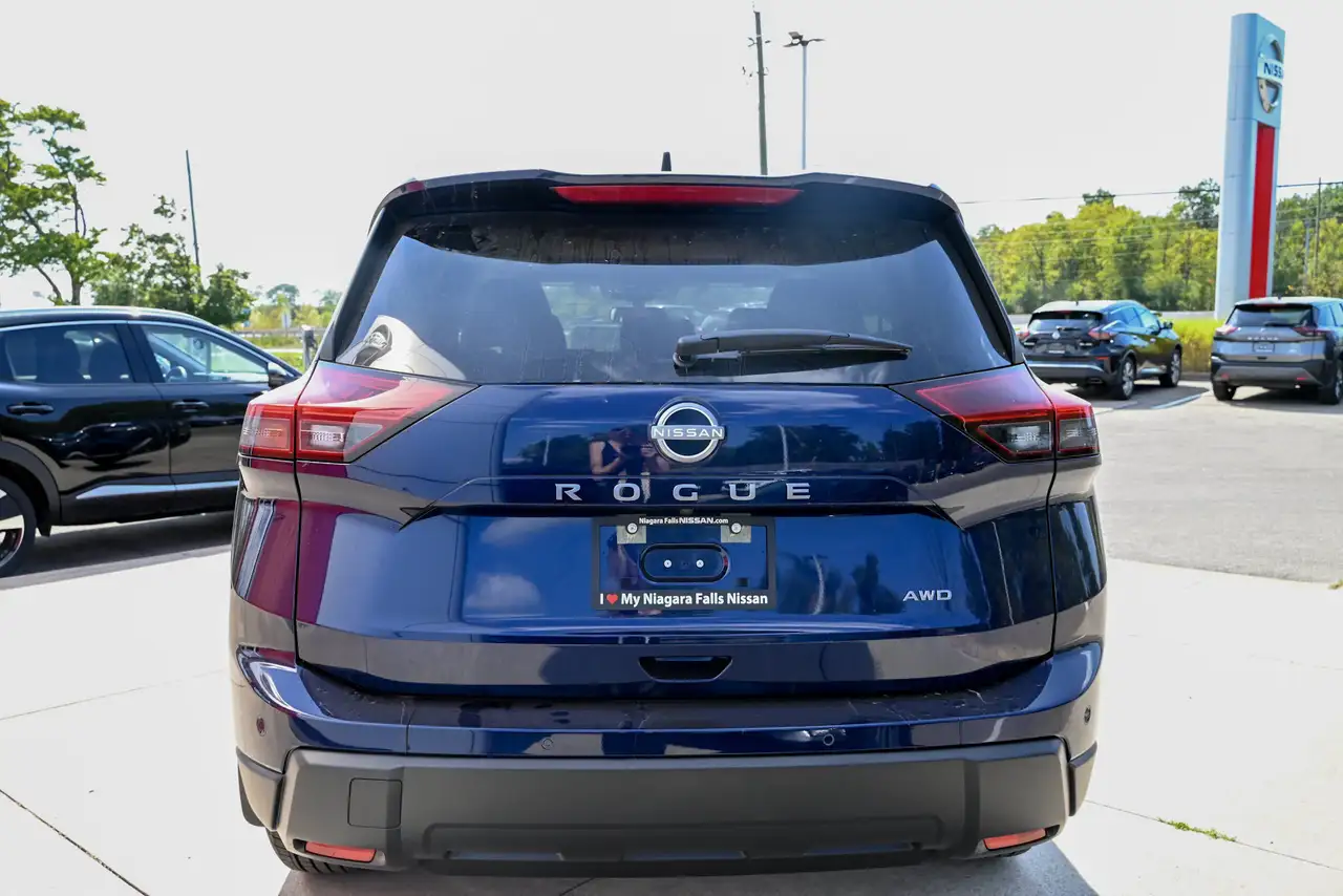 Nissan Rogue снимка Nissan Rogue