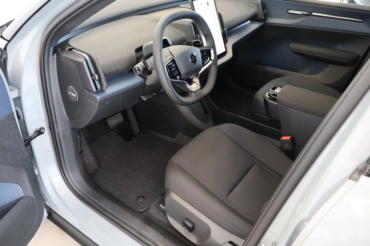 Volvo EX30 2026