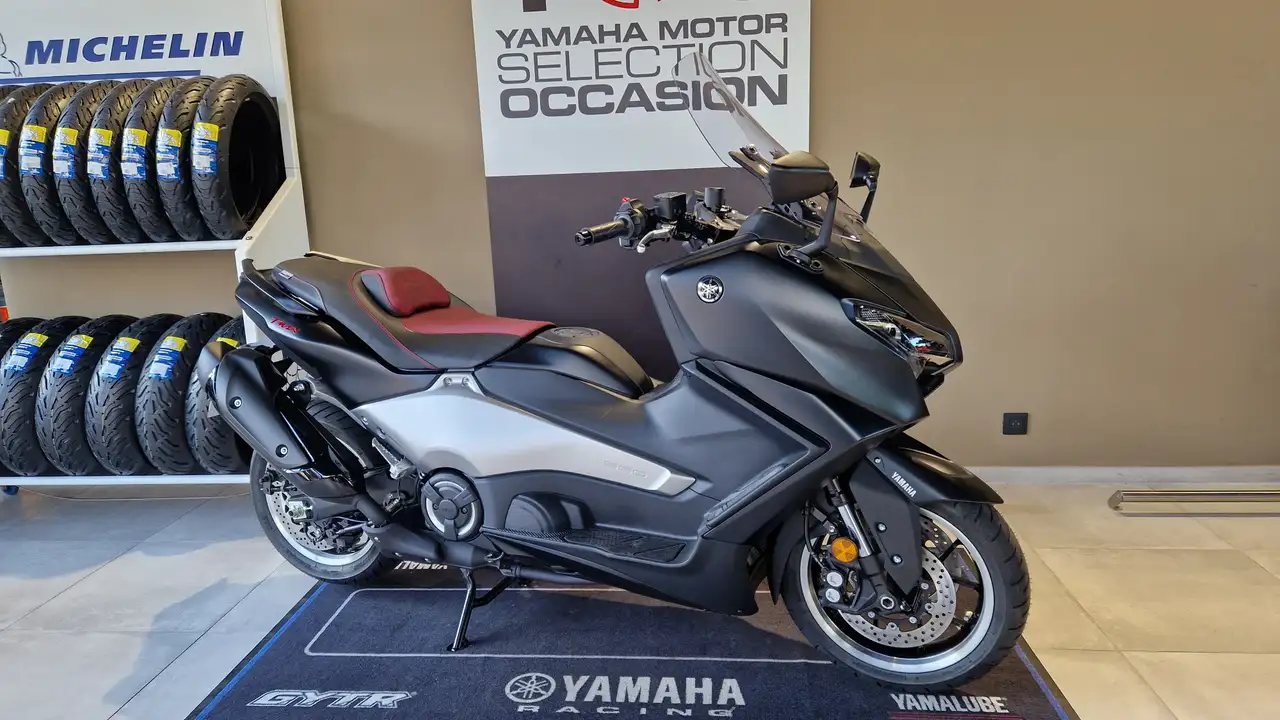 Yamaha Tmax 560