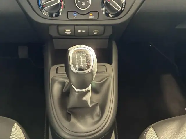 Hyundai I10 view 12