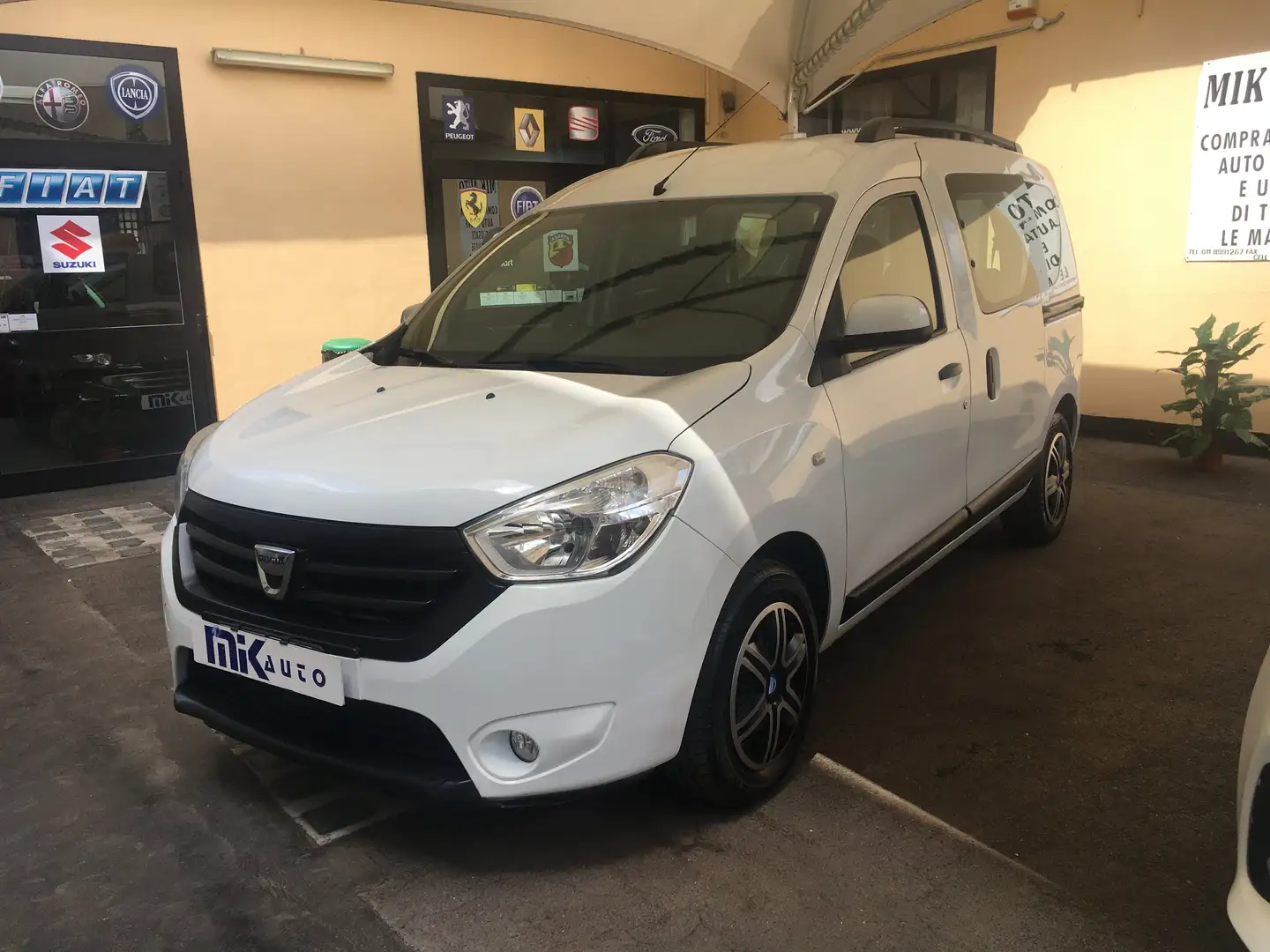 Dacia Dokker Dokker Stepway 1.5 dci c/park Bianco - 1