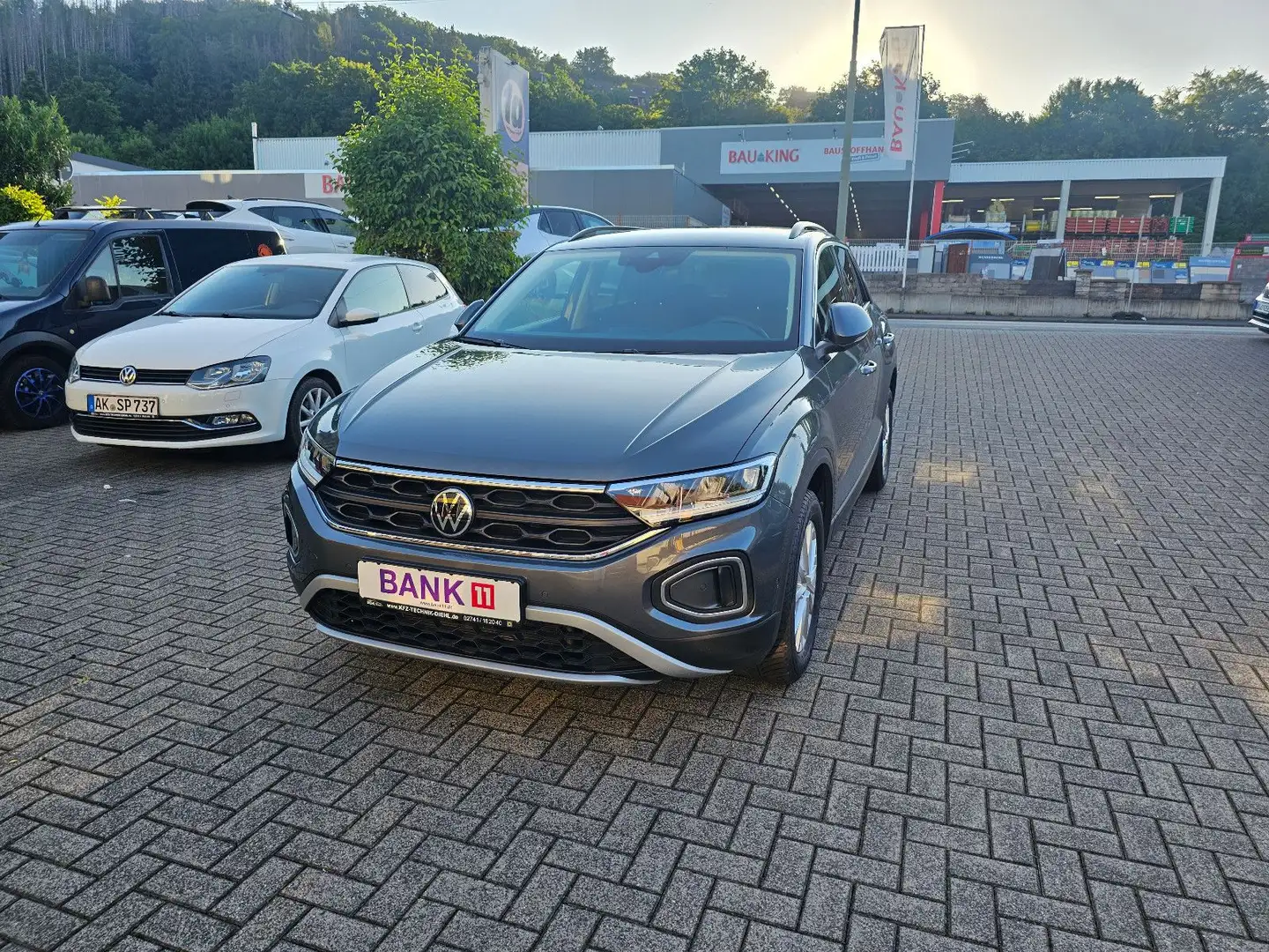 Volkswagen T-Roc Life SHZ CARPLAY NAVI Gris - 2